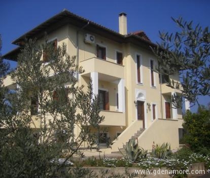 Villa Christina, частни квартири в града Amaliapoli, Гърция